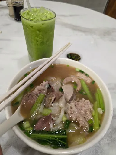 Hon Kei Food Corner Pulau Tikus Yam Rice — dish
