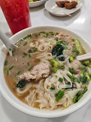 Hon Kei Food Corner Pulau Tikus Yam Rice — dish
