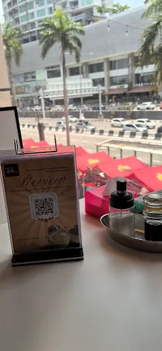 HONG KONG 1987 香港私房菜 (Island 88 Mall） — interior