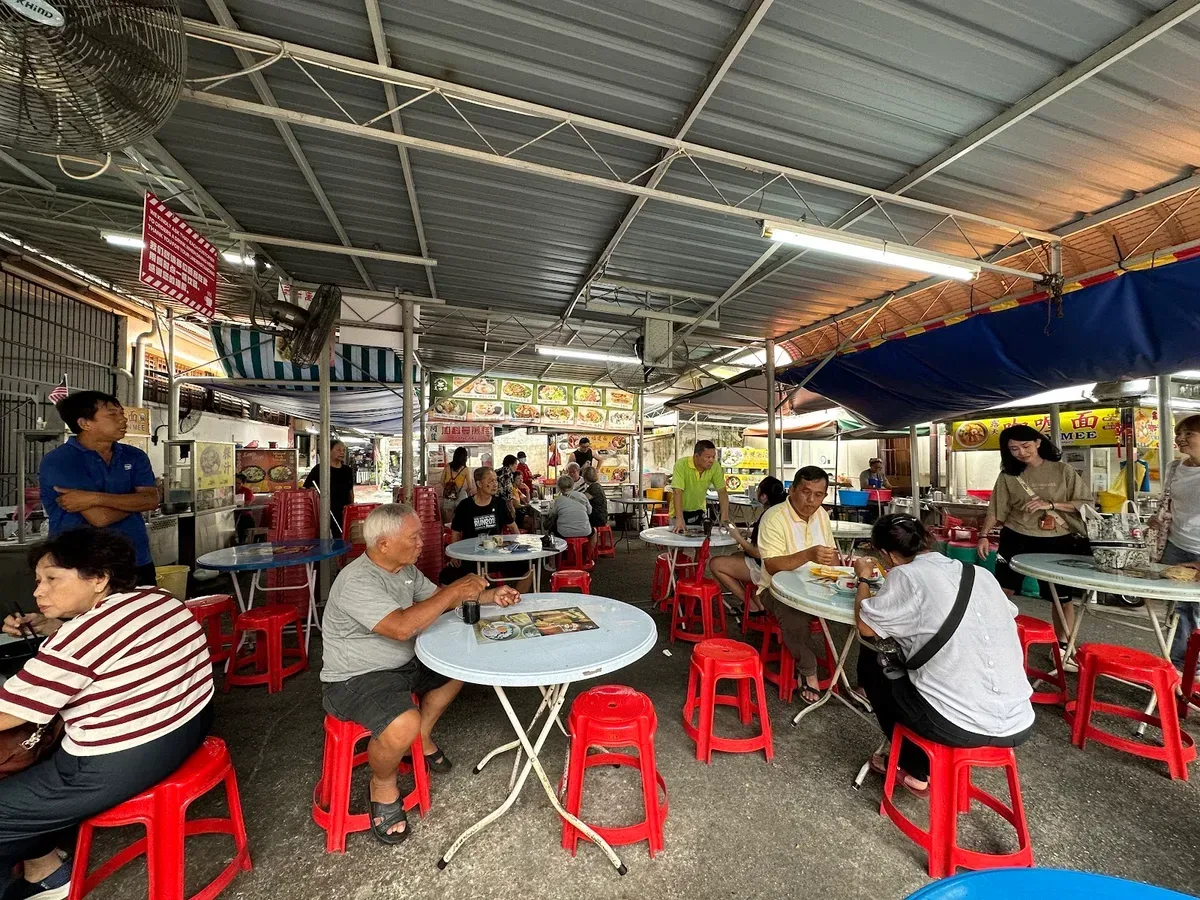 Hong Kong Chee Cheong Fun Dim Sum — interior