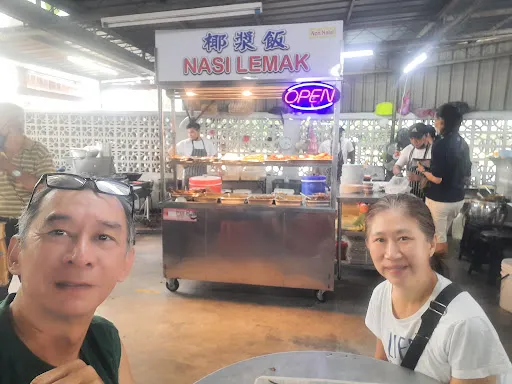 Hong Nasi Lemak — people
