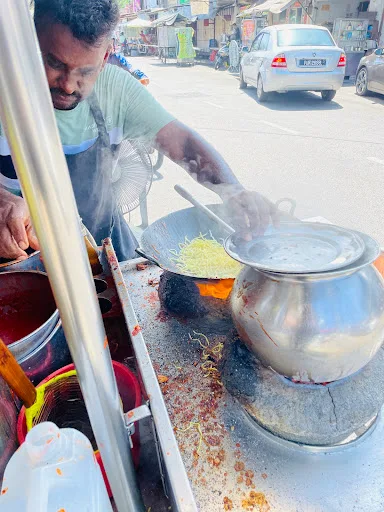 Hussain Mee Goreng & Mee Rebus — signature dish