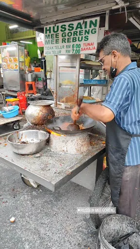 Hussain Mee Goreng & Mee Rebus — signature dish