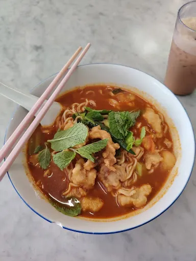 Hwa Pin Coffee Shop Tomyam Noodles — dish
