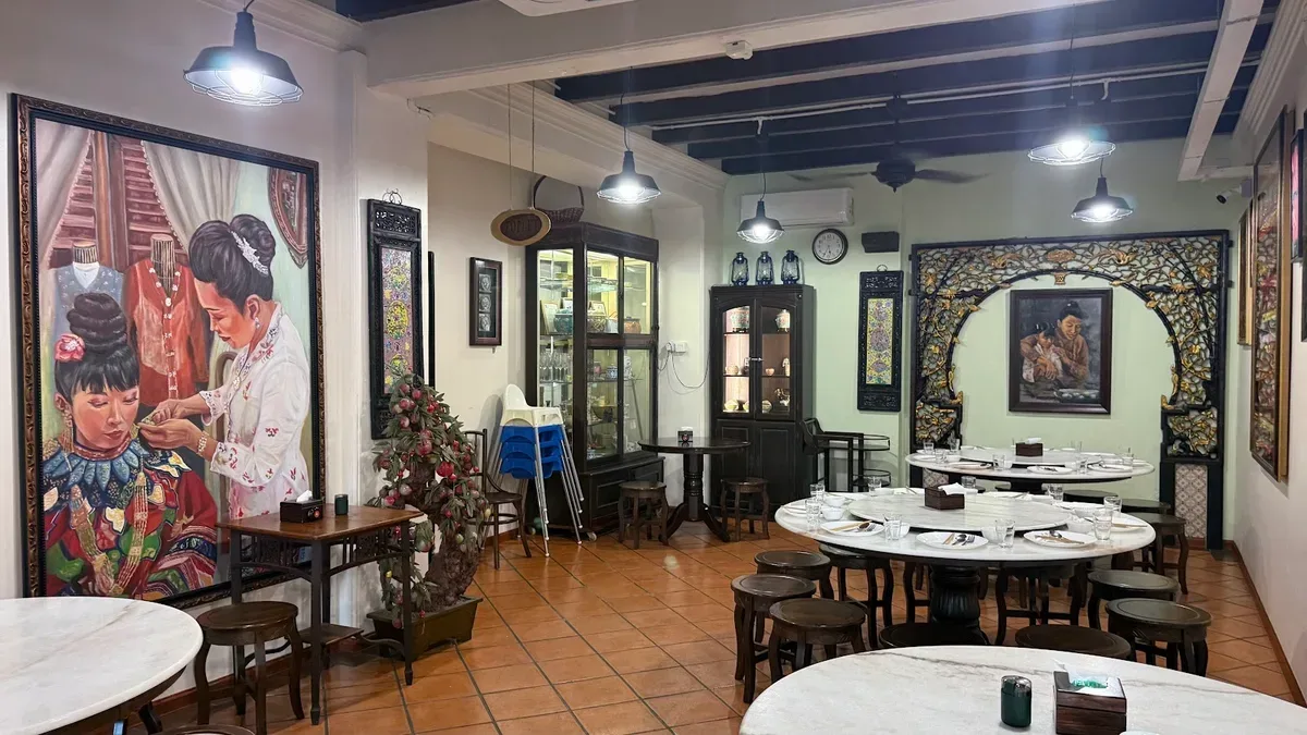 Ivy's Nyonya Cuisine — interior