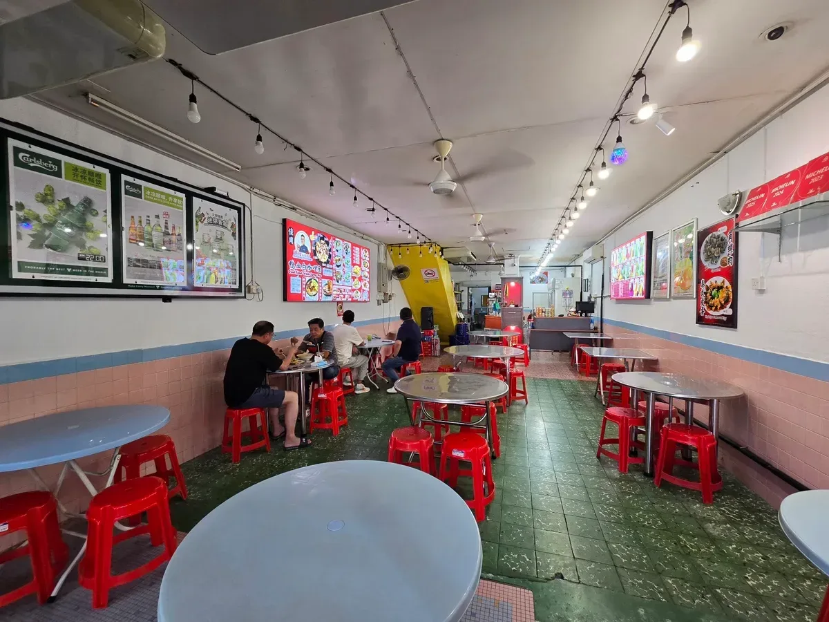 Jalan Burma Duck Blood Curry Mee — interior