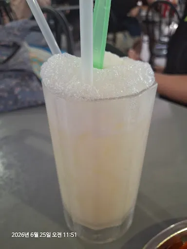 Jalil Special Ice Kacang — dish