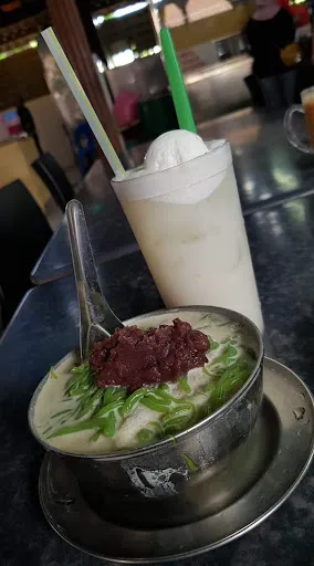 Jalil Special Ice Kacang — dish