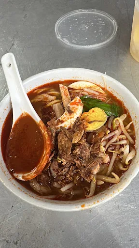 Jelutong Hokkien Mee — signature dish