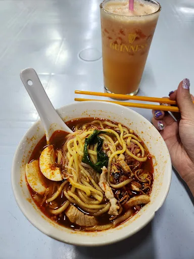 Jelutong Hokkien Mee — signature dish