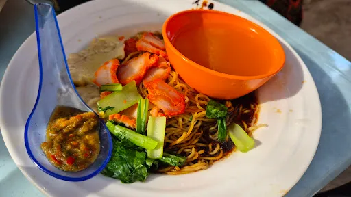 Jelutong Street Market Char Koay Kak — dish