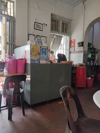 Jin Cafe Fukui Mee — interior