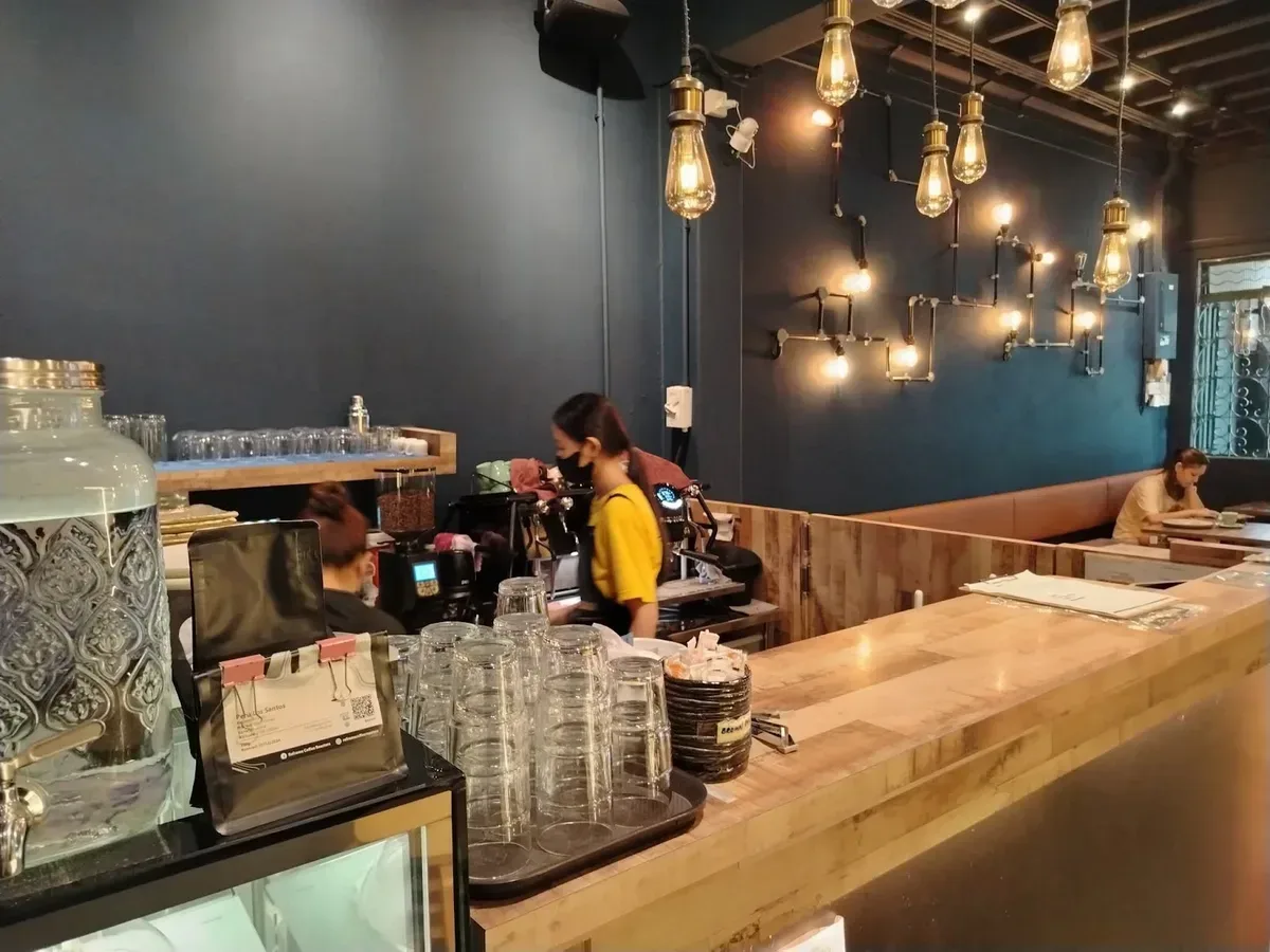 Joies Sourdough Bakery Cafe — interior