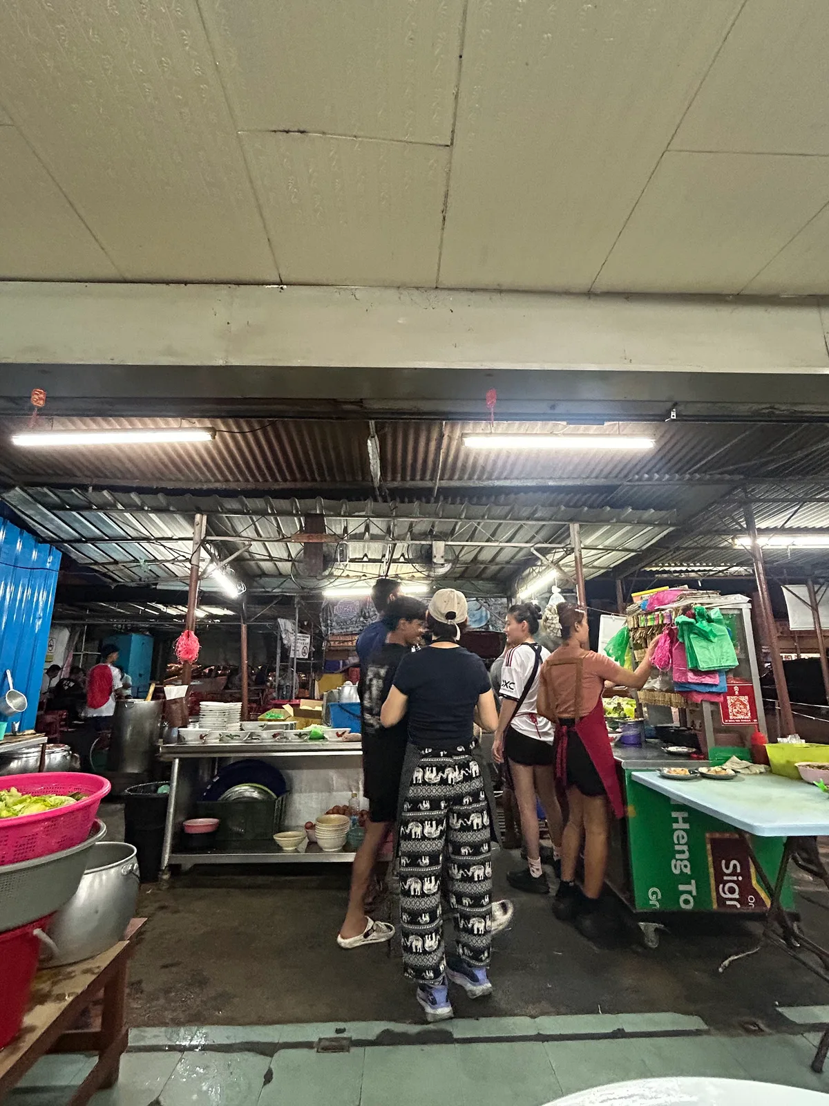 Joo Heng Tom Yam Mee — interior