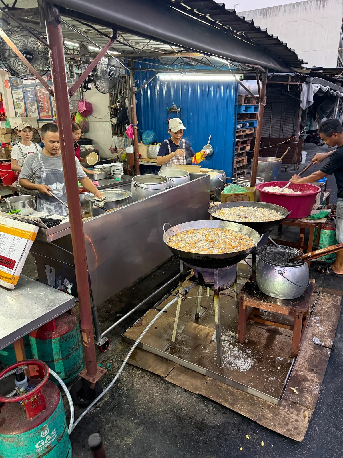 Joo Heng Tom Yam Mee — interior
