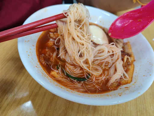 Juru Tiga Kopitiam Curry Mee — signature dish