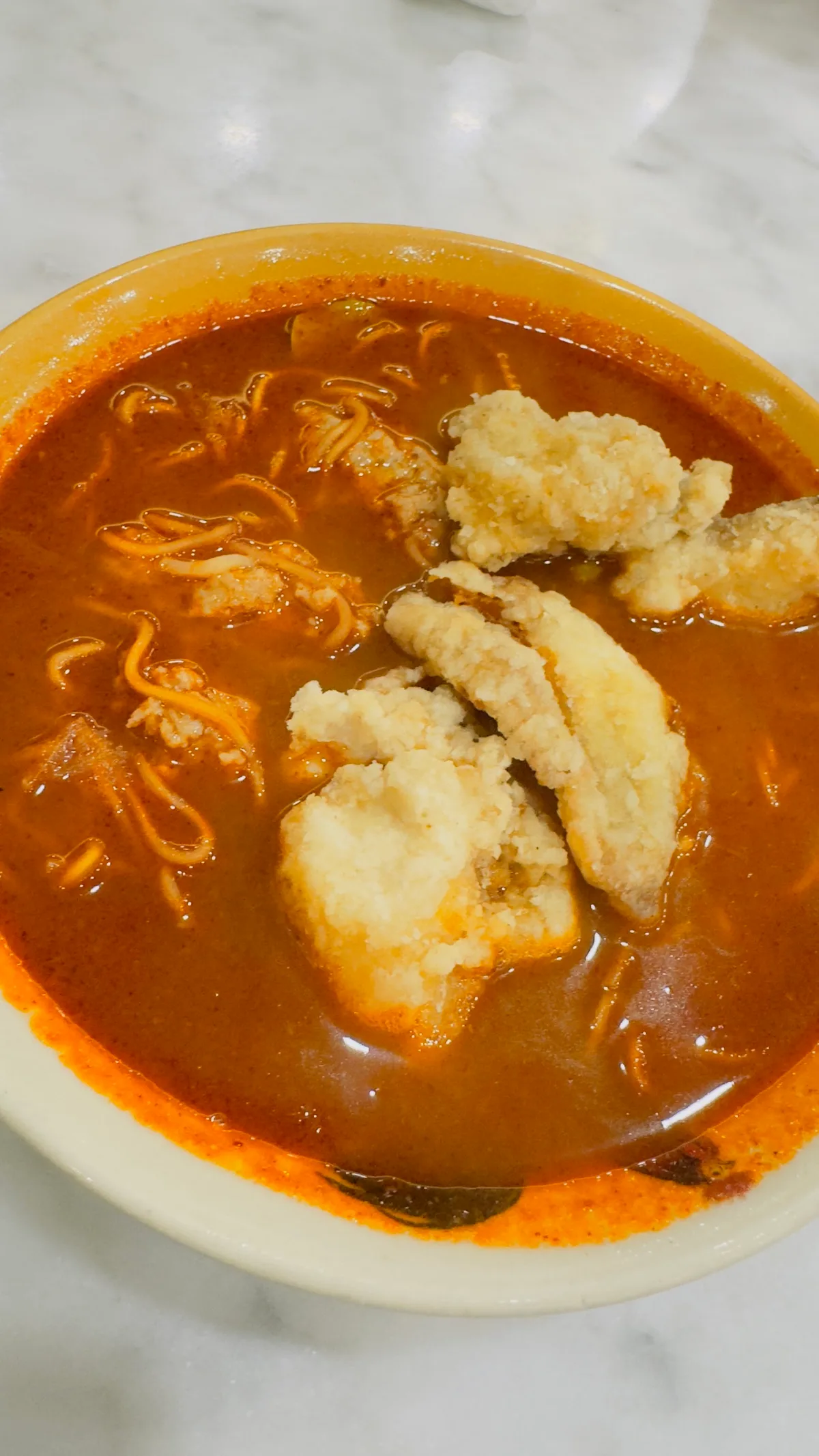 Tom yam fried fish noodles
