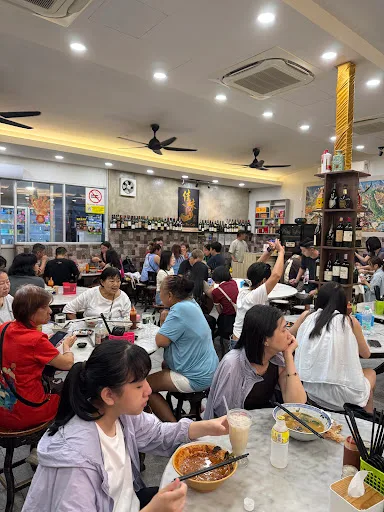 Ka Bee Fish Head Beehoon — interior