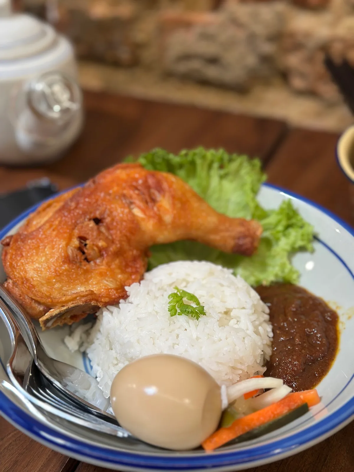 Curry chicken rice with egg