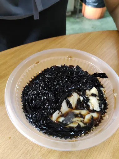 Kampung Benggali Soya Bean Milk — dish