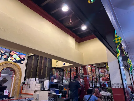 Restoran Kapitan — interior