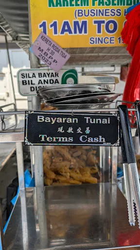 Kareem Pasembur Rojak — signature dish