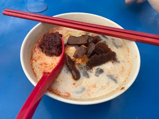 Kedai Kopi Bobo Curry Mee — curry mee