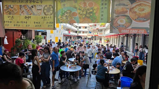 Kedai Kopi Bobo Hokkien Mee — interior