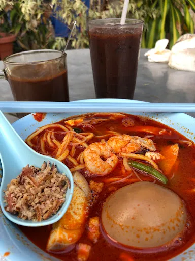 Kedai Kopi Bobo Hokkien Mee — dish