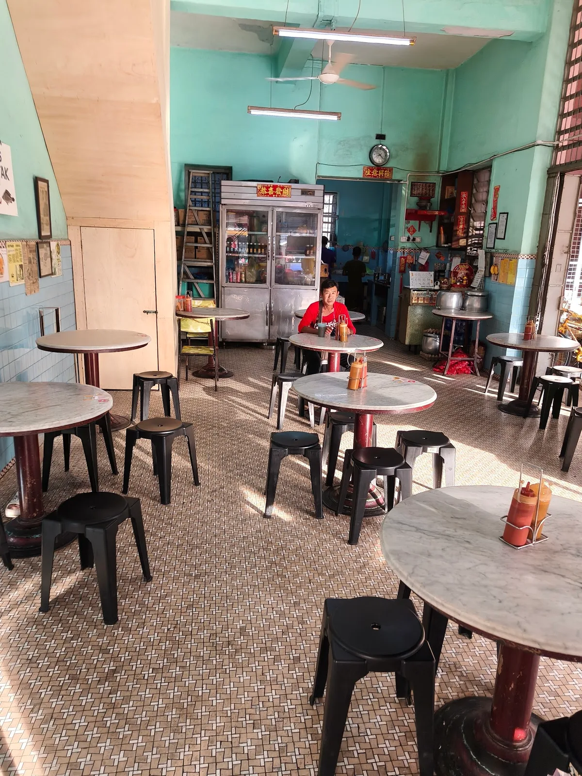 Kedai Kopi Hai Beng Economy Rice — interior