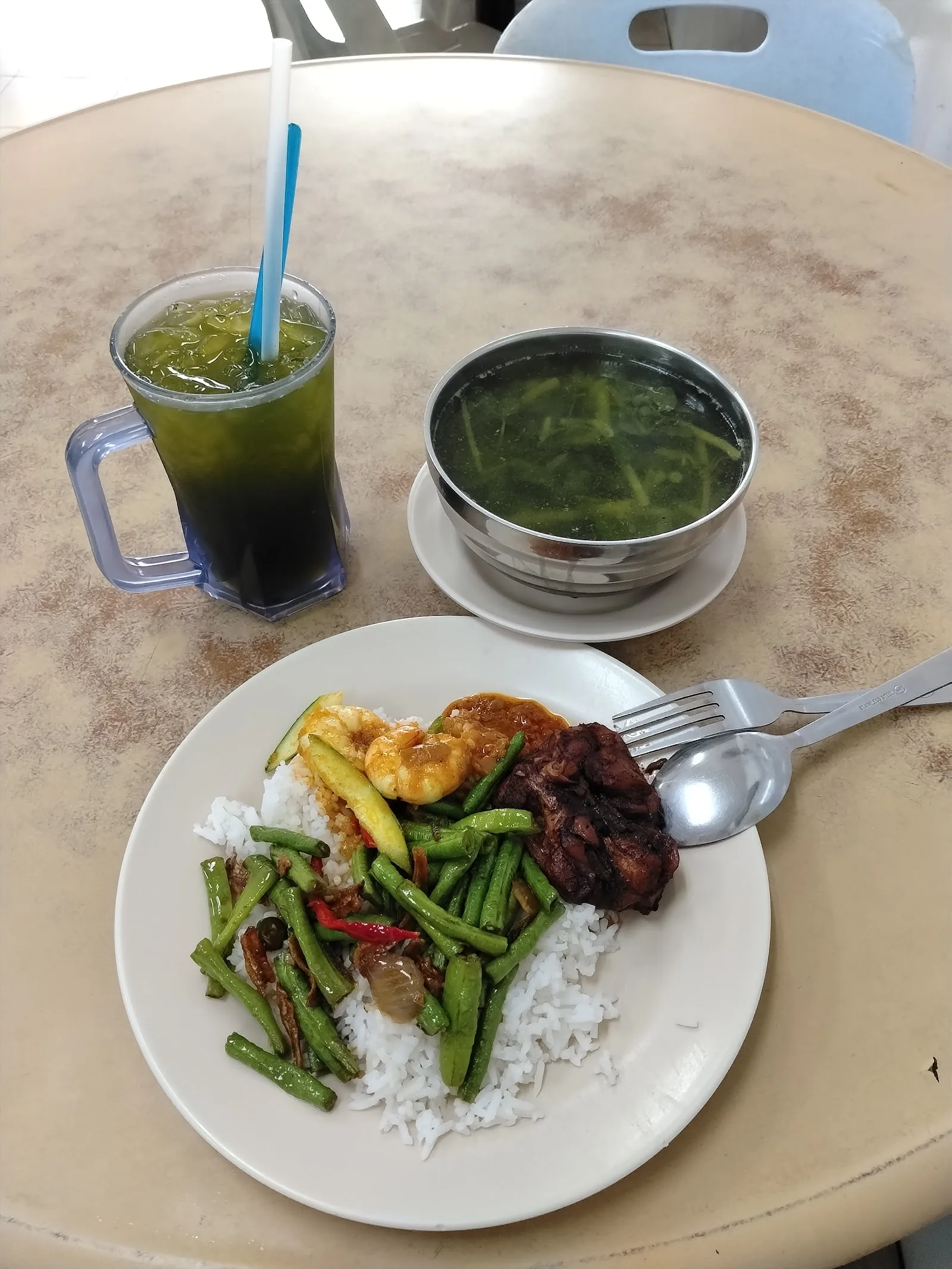 Kedai Makan Satu Ratus Empat Puluh Dua 社尾142 饭店 — dish