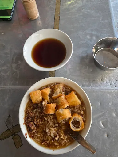 Kedai Makanan Liang Seng (蠔干粥) — signature dish