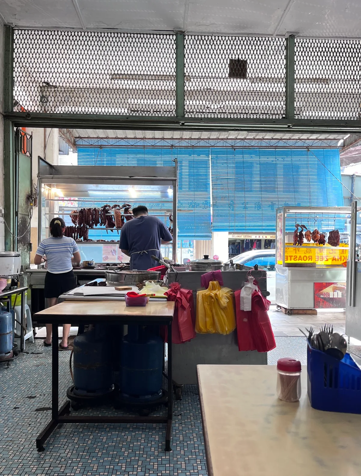 Kha Zee Roasted Duck 佳记烧腊 — interior