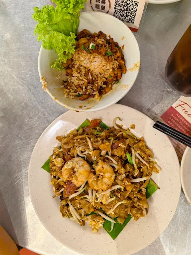 Cai tao kuih (fried carrot cake)