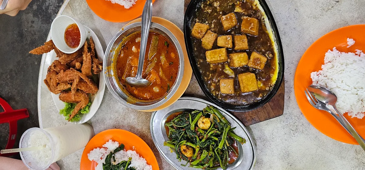 Kim Hin Seafood Cafe — signature dish