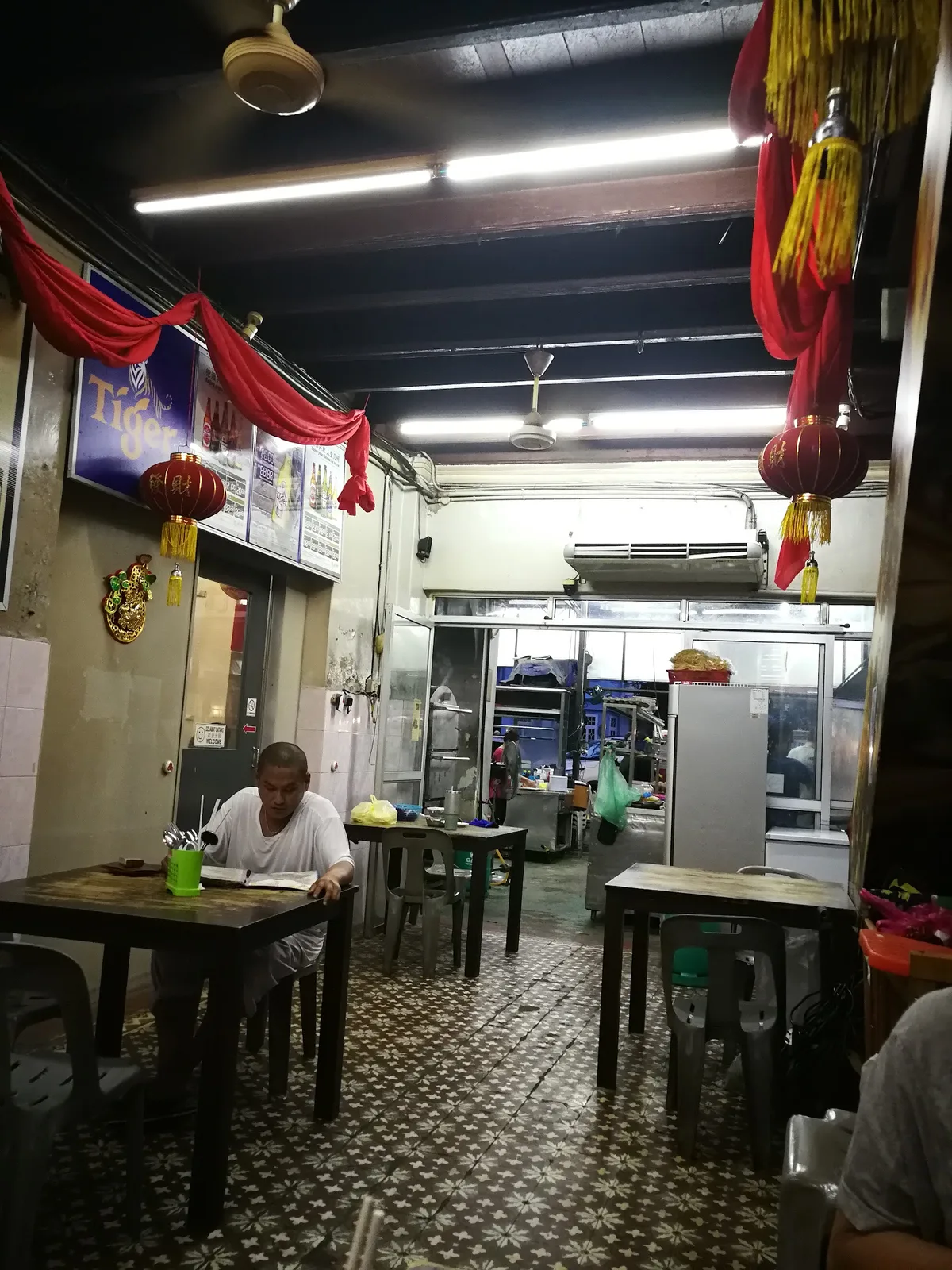 Kristal Seafood — interior