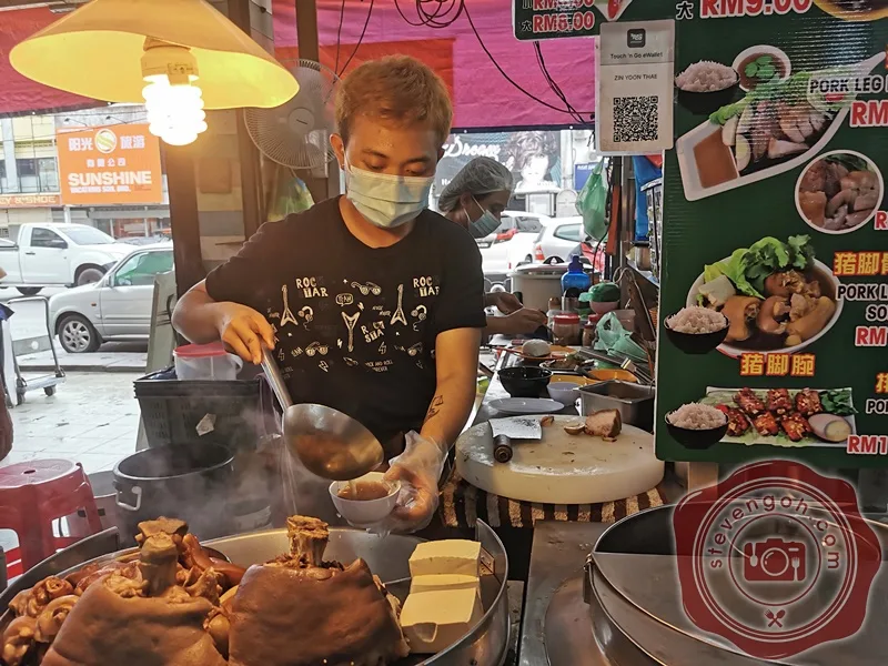 Char siu stall vendor