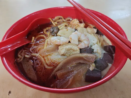 Kuantan Road Curry Mee @ Shark — signature dish