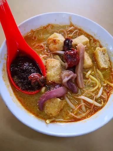 Kuantan Road Curry Mee — signature dish