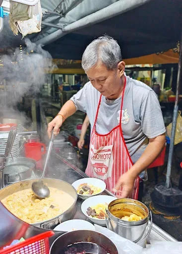 Kuantan Road Curry Mee — signature dish