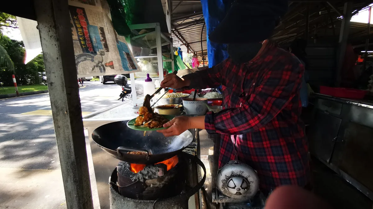 栳葉園火炭炒粿條 Char Kuey Teow — exterior