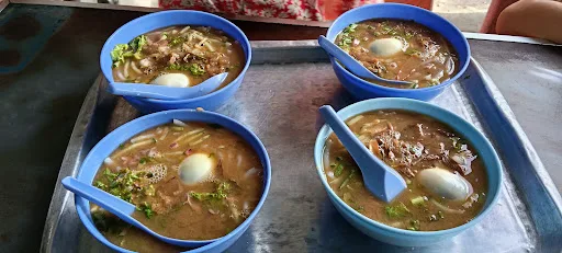 Laksa Janggus (Kak Timah) — signature dish