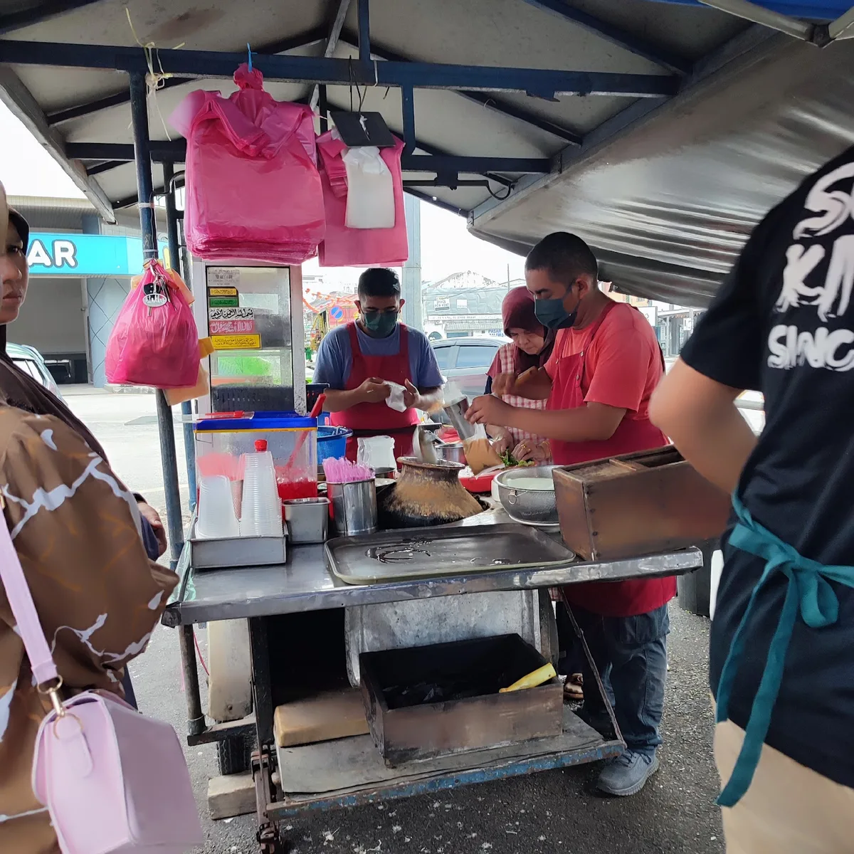 The roadside laksa stall