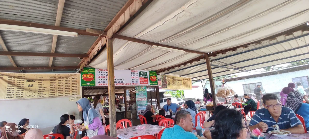 Laksa Sotong Kampung Selamat Jalan 8 — interior