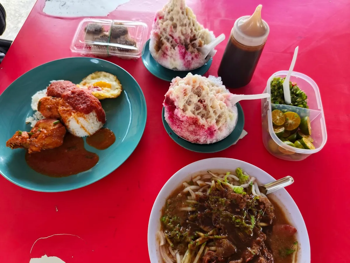 Laksa Sotong Kampung Selamat Jalan 8 — signature dish