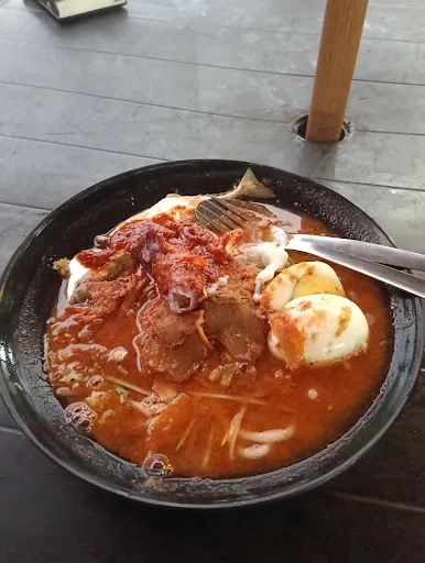 Laksa Tempurung Ombak Damai — dish
