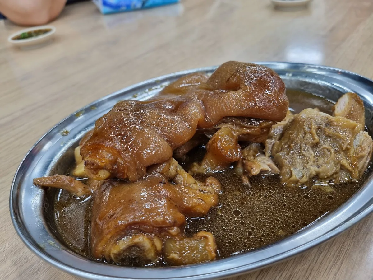 Braised pork trotter
