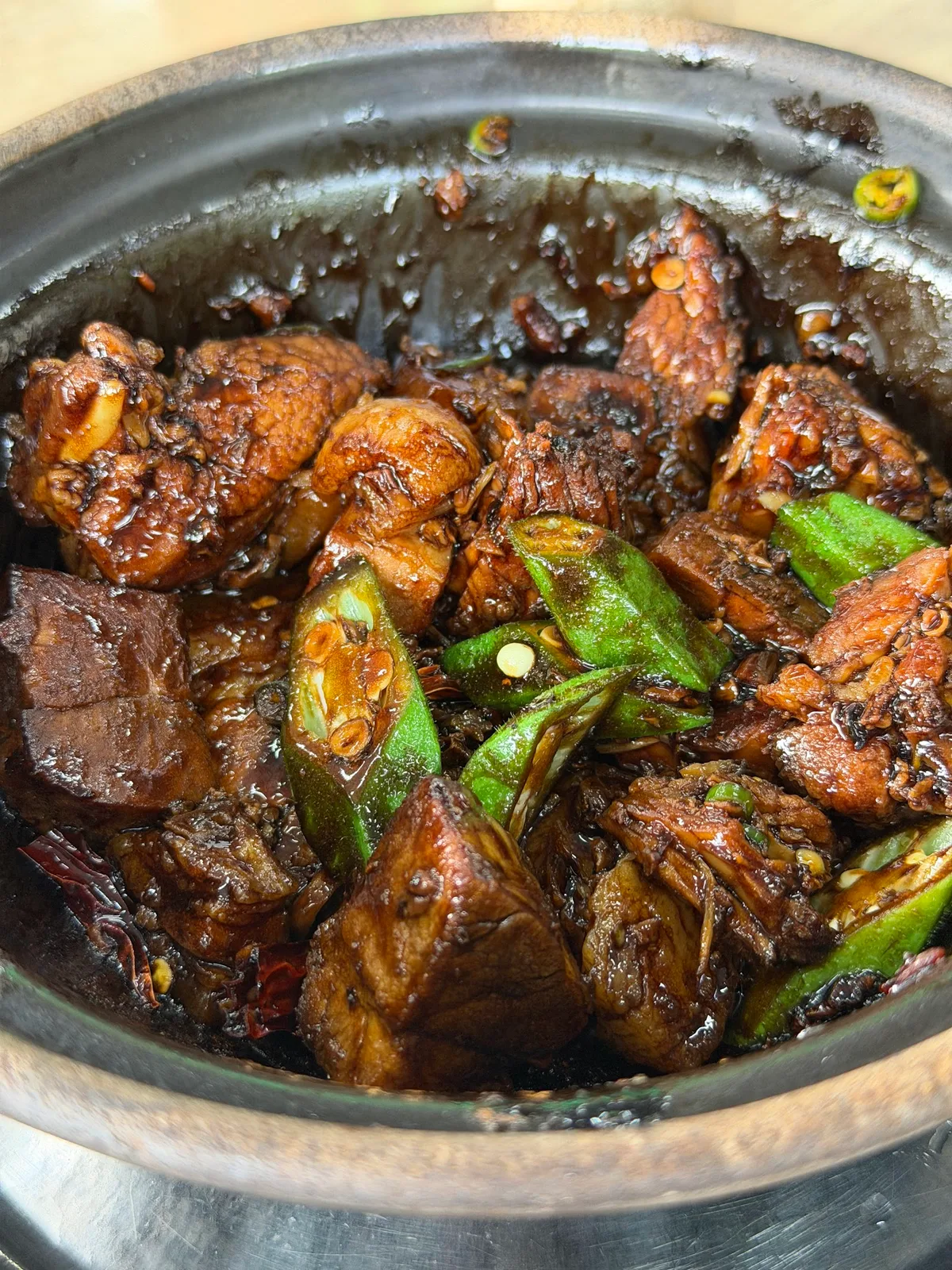 Dry bak kut teh with okra and dried chilli