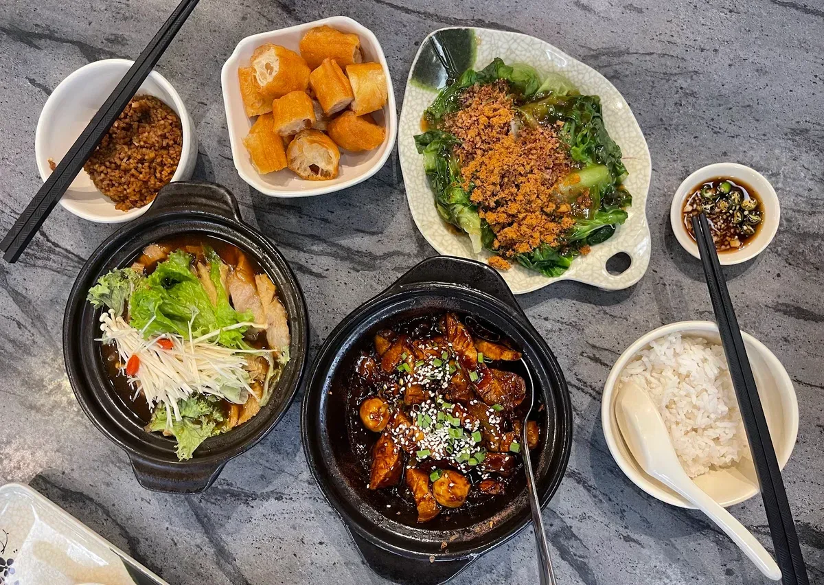 老山东肉骨茶 Lao San Tong Bak Kut Teh — signature dish