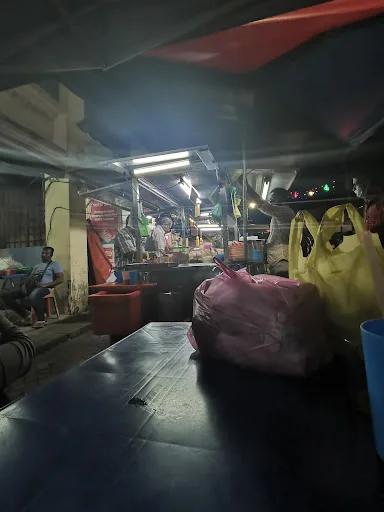 Lebuh Queen street food - Roti Chapati — interior
